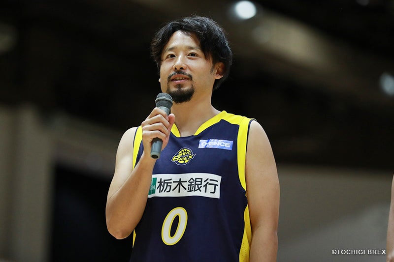 201718tipoff0021.jpg