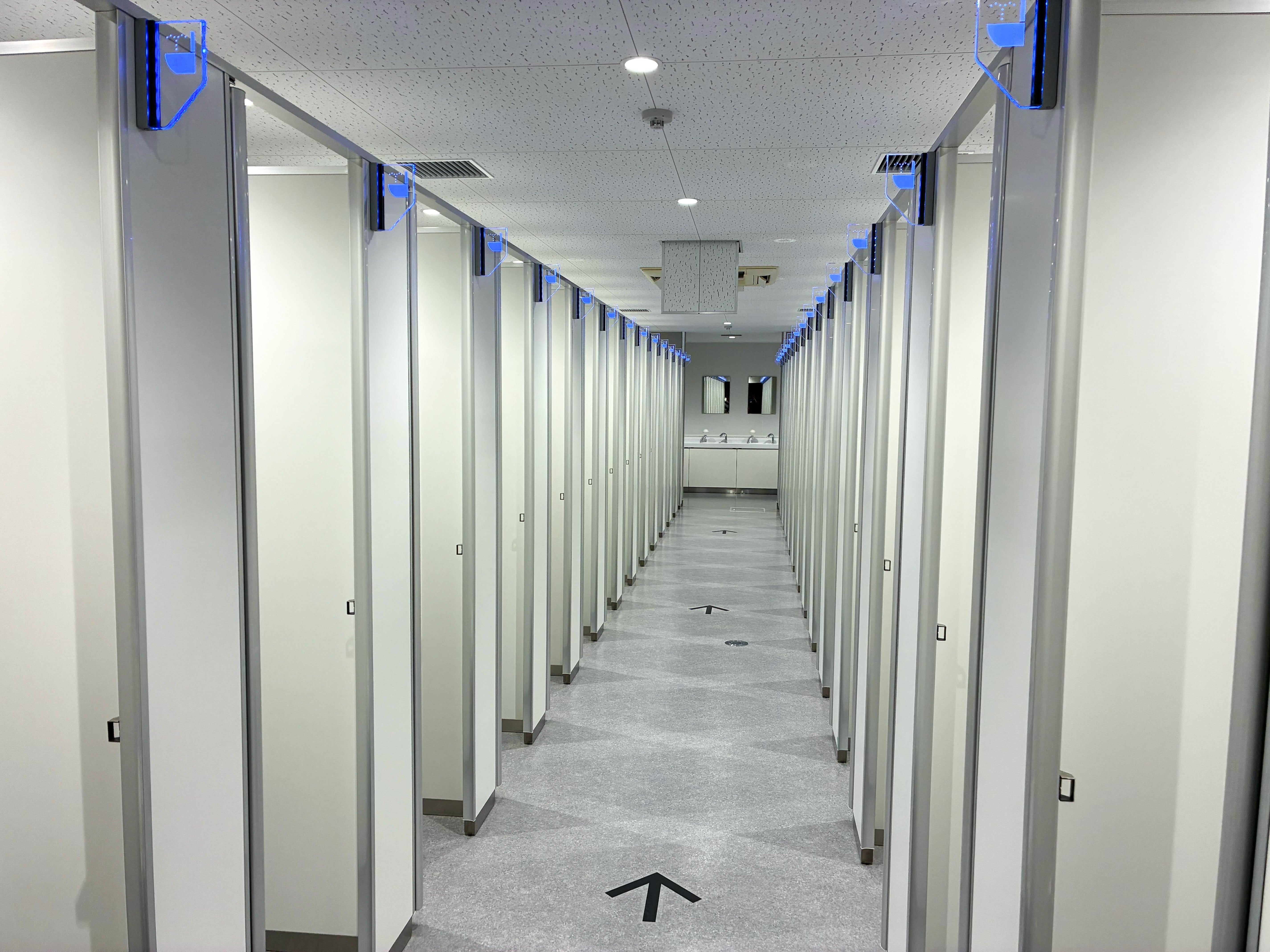 1F女性用トイレ内観